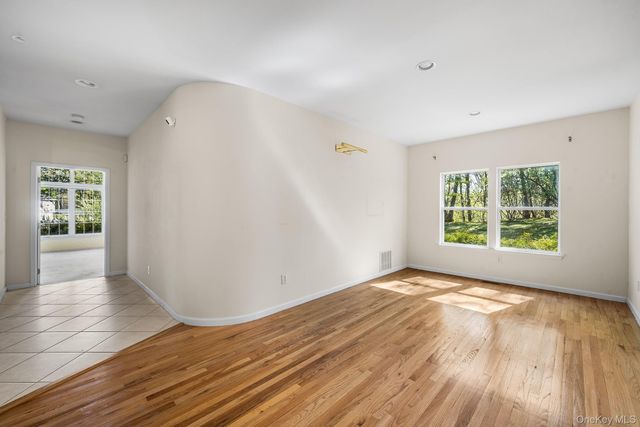 3 Heidi Lane, Mount Sinai, NY 11766
