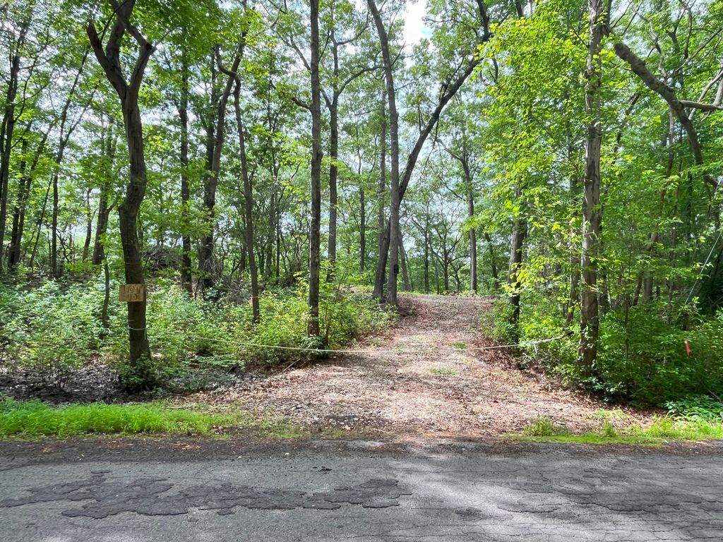 40 & 42 Old Cart Road, Haddam, CT 06438