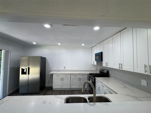 3549 Rio Grande Circle, Dallas, TX 75233