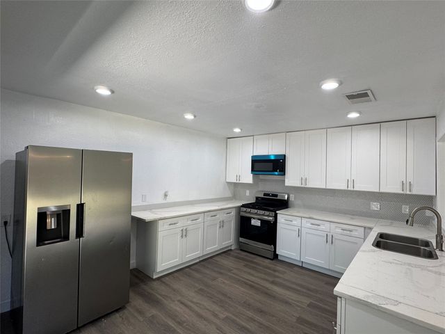 3549 Rio Grande Circle, Dallas, TX 75233