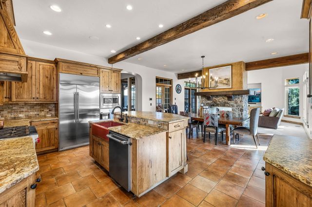 22887 Ghost Tree Lane, Bend, OR 97701