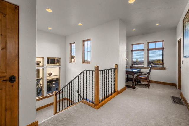 22887 Ghost Tree Lane, Bend, OR 97701