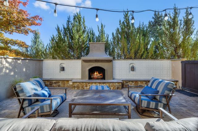 22887 Ghost Tree Lane, Bend, OR 97701