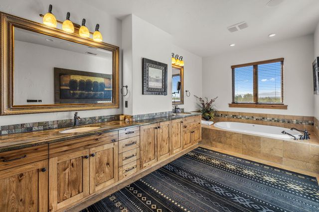 22887 Ghost Tree Lane, Bend, OR 97701