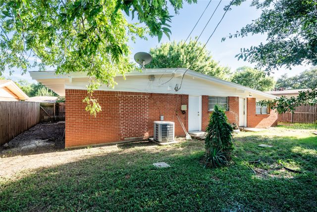 2821 Yale Street, Irving, TX 75061