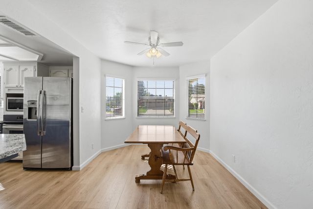 1230 W La Vida Court, Visalia, CA 93277