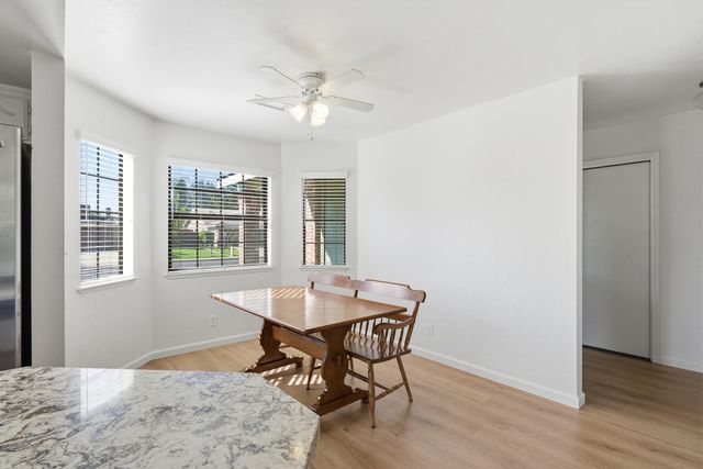 1230 W La Vida Court, Visalia, CA 93277