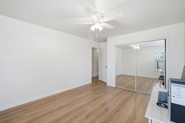 1230 W La Vida Court, Visalia, CA 93277