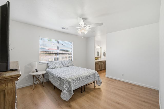 1230 W La Vida Court, Visalia, CA 93277