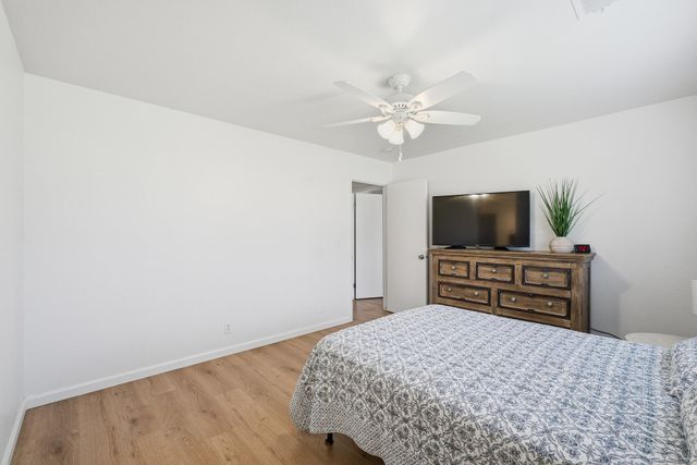 1230 W La Vida Court, Visalia, CA 93277