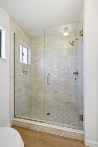 1230 W La Vida Court, Visalia, CA 93277