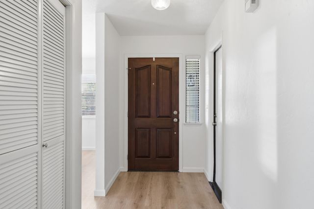 1230 W La Vida Court, Visalia, CA 93277