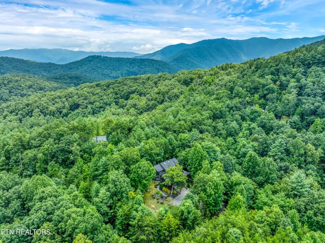 802 Stonegate Way, Townsend, TN 37882