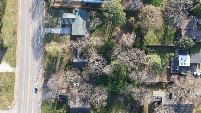 1845 W Wedington Drive, Fayetteville, AR 72701