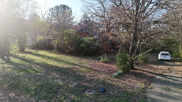 1845 W Wedington Drive, Fayetteville, AR 72701