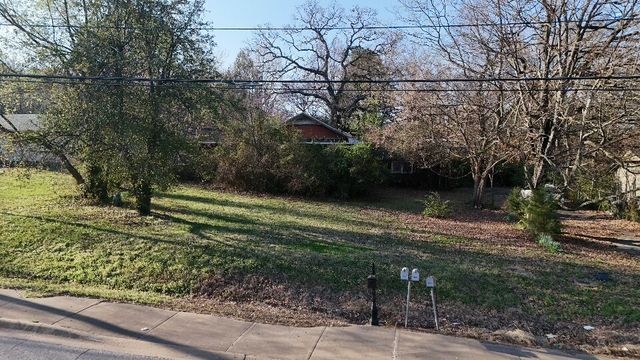1845 W Wedington Drive, Fayetteville, AR 72701