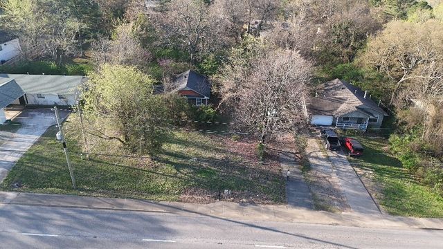 1845 W Wedington Drive, Fayetteville, AR 72701
