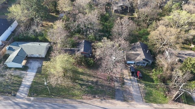 1845 W Wedington Drive, Fayetteville, AR 72701