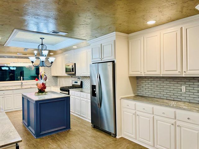 304 NW 11th St, Andrews, TX 79714