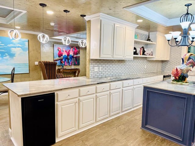 304 NW 11th St, Andrews, TX 79714