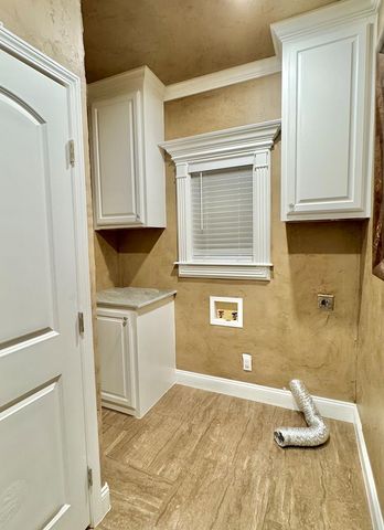 304 NW 11th St, Andrews, TX 79714