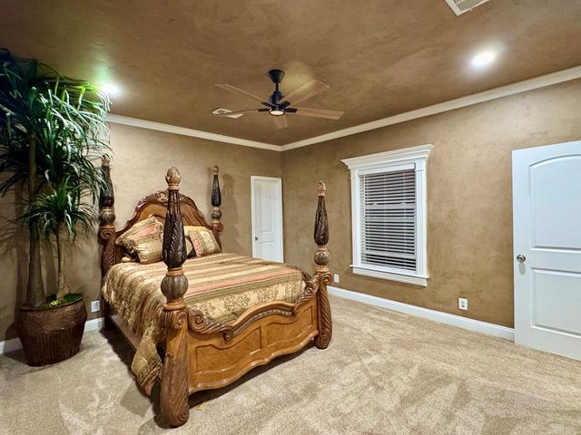 304 NW 11th St, Andrews, TX 79714