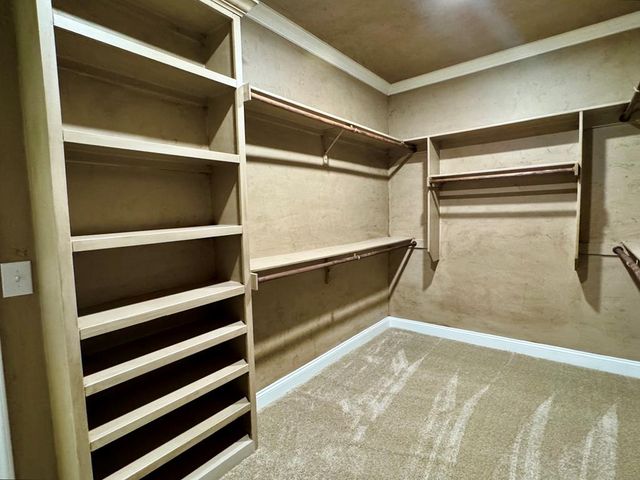 304 NW 11th St, Andrews, TX 79714