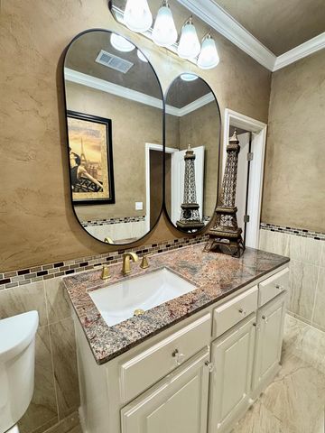 304 NW 11th St, Andrews, TX 79714