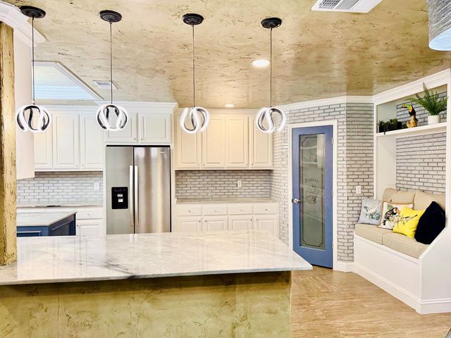 304 NW 11th St, Andrews, TX 79714