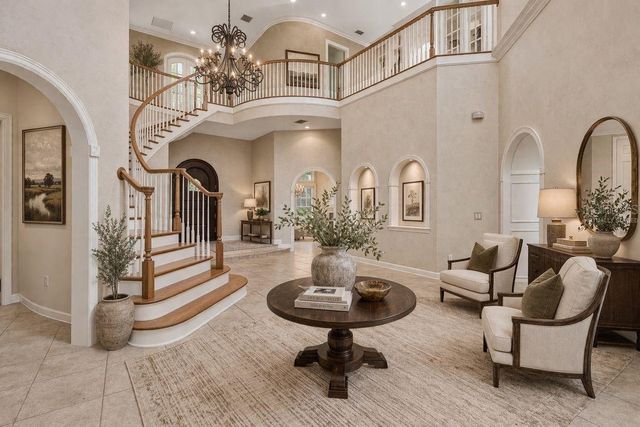 702 BERROCALES DE AVILA, Tampa, FL 33613