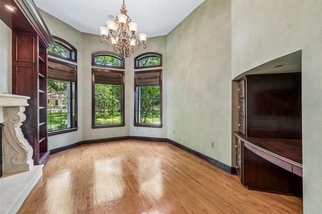 702 BERROCALES DE AVILA, Tampa, FL 33613