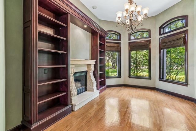 702 BERROCALES DE AVILA, Tampa, FL 33613