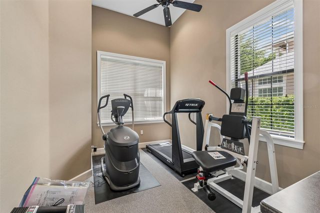 702 BERROCALES DE AVILA, Tampa, FL 33613