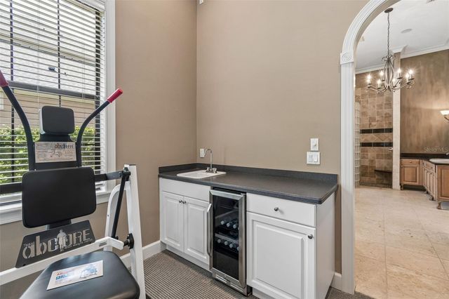 702 BERROCALES DE AVILA, Tampa, FL 33613