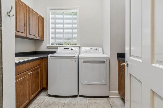 702 BERROCALES DE AVILA, Tampa, FL 33613