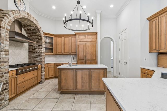 702 BERROCALES DE AVILA, Tampa, FL 33613