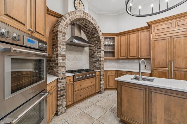 702 BERROCALES DE AVILA, Tampa, FL 33613