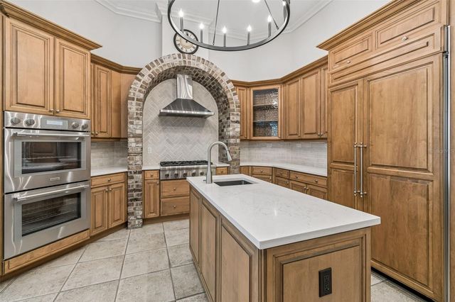 702 BERROCALES DE AVILA, Tampa, FL 33613