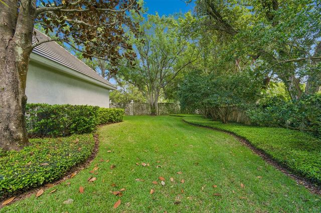 702 BERROCALES DE AVILA, Tampa, FL 33613