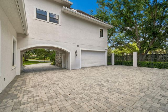 702 BERROCALES DE AVILA, Tampa, FL 33613