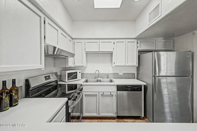 3300 E Delma Drive, Tucson, AZ 85716