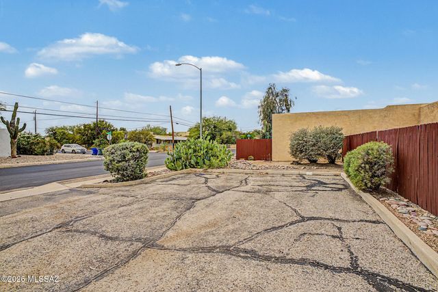 3300 E Delma Drive, Tucson, AZ 85716
