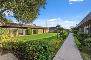 3679 N Fruit Ave # B, Fresno, CA 93705