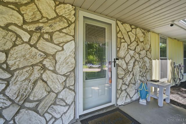 6033 Brofield Drive, Hamilton, OH 45011