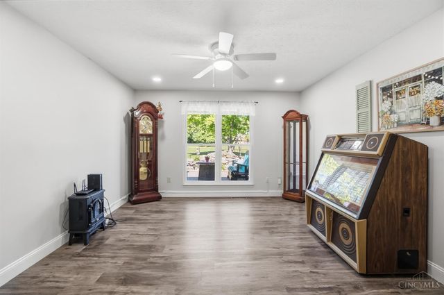 6033 Brofield Drive, Hamilton, OH 45011