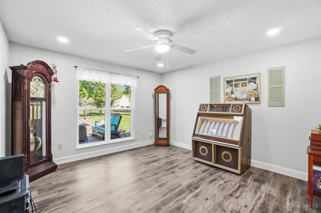 6033 Brofield Drive, Hamilton, OH 45011
