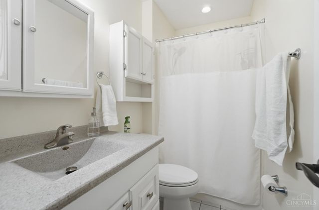 6033 Brofield Drive, Hamilton, OH 45011