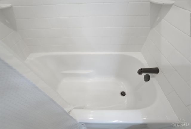 6033 Brofield Drive, Hamilton, OH 45011