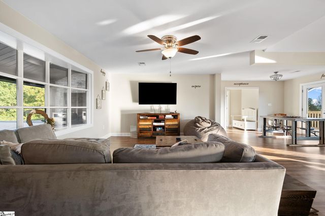 1010 Wall Circle, Chesnee, SC 29323