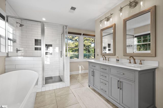 1010 Wall Circle, Chesnee, SC 29323